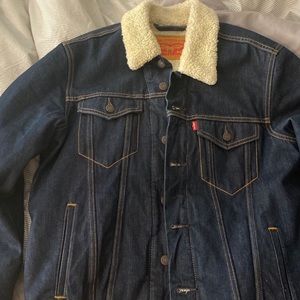 Levis Sherpa lined Trucker jacket - medium